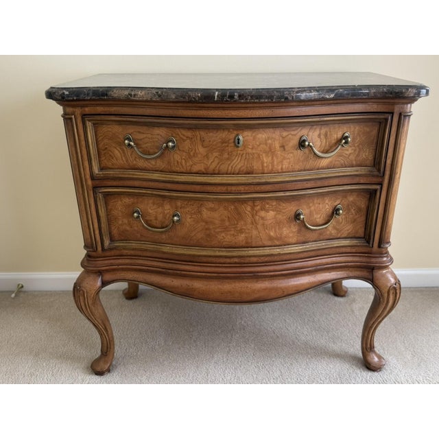 French Provincial Pair of French Provincial Burl Wood Nightstands With Marble Tops – Bombe Chest Style For Sale - Image 3 of 13