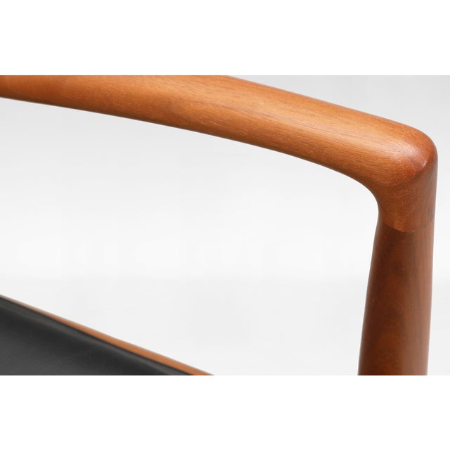 Model 45 Lounge Chair in Black Leather and Teak by Finn Juhl, France, 1960s For Sale - Image 5 of 6