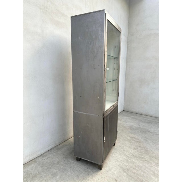 Vintage German Steel Medical Cabinet, 1960s For Sale - Image 4 of 11