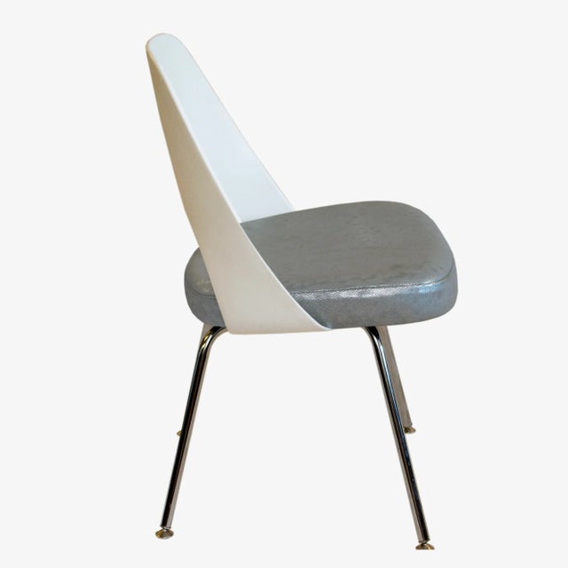 Out of this world! This white-plastic back Eero Saarinen for Knoll side chair was recently reupholstered in an incredibly...