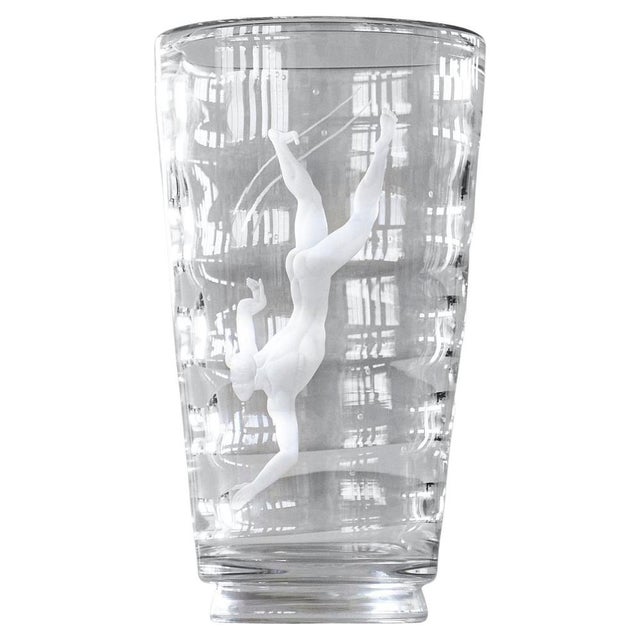 Large Dykare Vase in Etched Glass attributed to Vicke Lindstrand for Orrefors, 1930s For Sale - Image 11 of 11