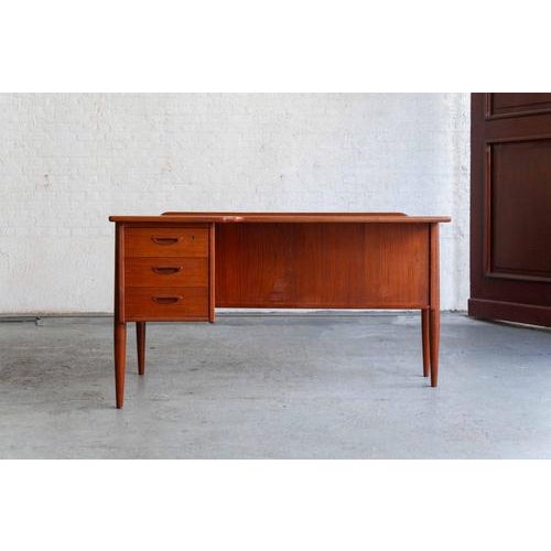 This ‘A10’ writing desk was designed by Gorån Strand for Lelangs Möbelfabrik in Bengtsfors in Sweden in the 1960’s. This...