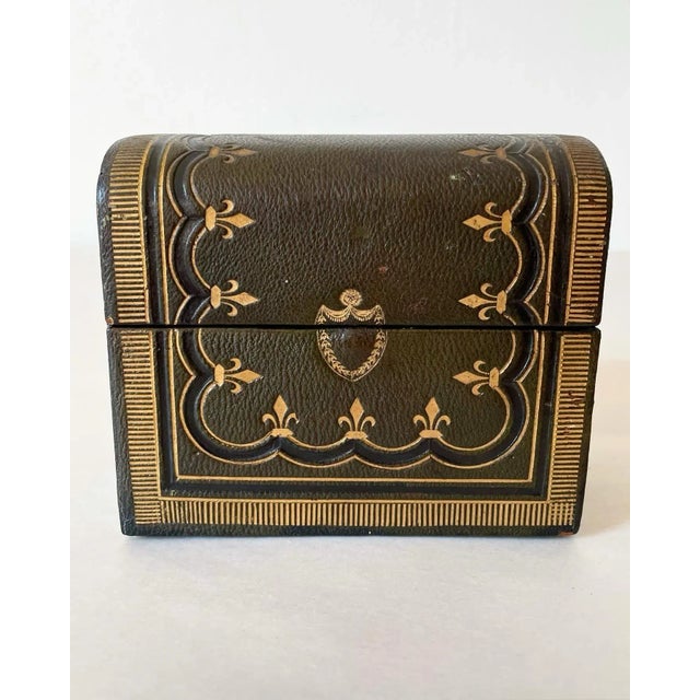 English Antique Green Leather Domed Top Decanter Box For Sale - Image 3 of 10