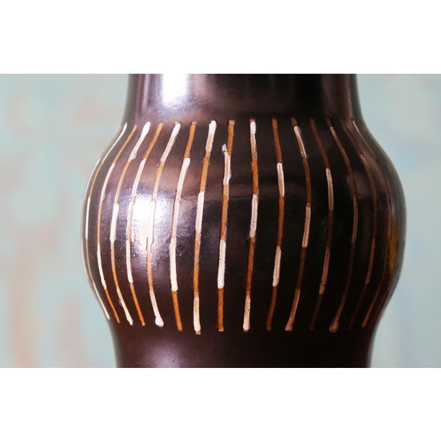Mid-Century Modern 1960s Gordon and Jane Martz M-166 Lamp for Marshall Studios Black With White and Tan Stripes For Sale - Image 3 of 8
