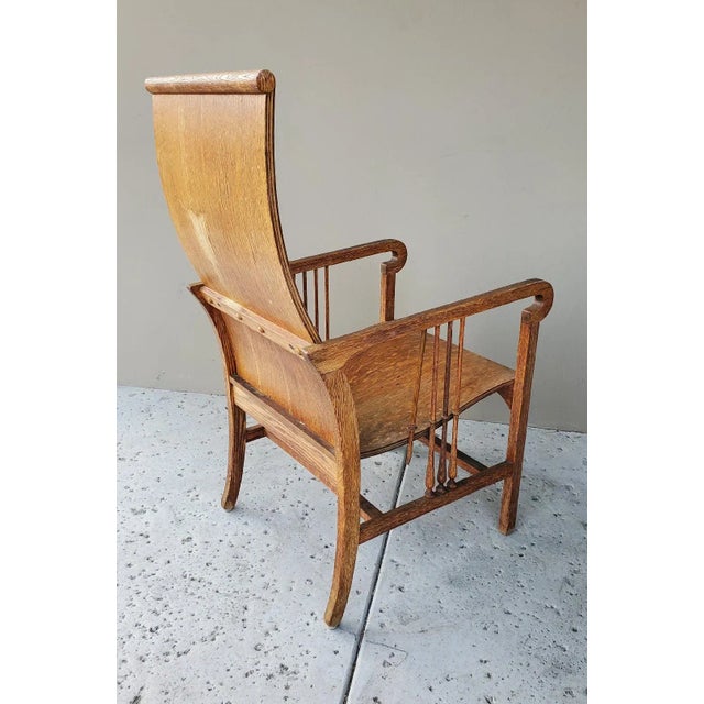 Early 1900s Antique Mission Arts & Crafts Craftsman Quarter Sawn Oak Tall Back Resting Chair For Sale - Image 4 of 12