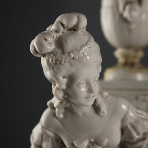 Galante Figurine in White Capodimonte Porcelain For Sale - Image 4 of 15