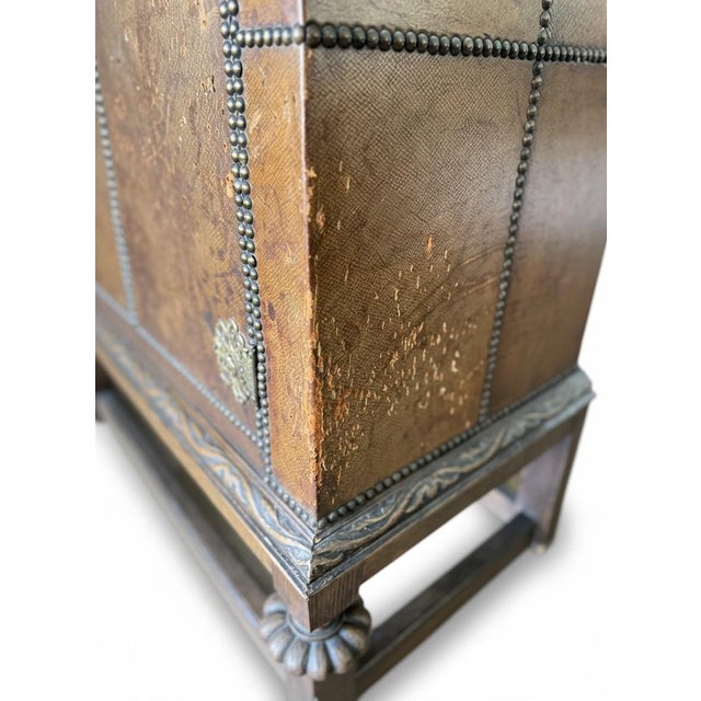 Rare Antique Prohibition Era Liquor Cabinet / Hidden Bar Leather Wrapped 1920s For Sale - Image 9 of 12