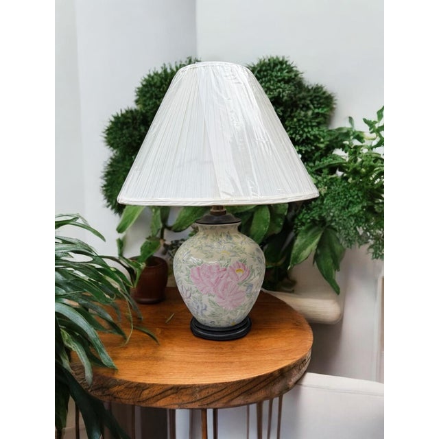 1970s Chinoiserie Table Lamp Ginger Jar Ceramic Floral Painted Famille Rose For Sale - Image 9 of 12