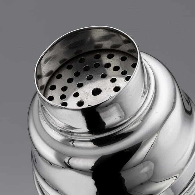 English Art Deco Silver Cocktail Shaker from Sheffield, 1936 For Sale - Image 9 of 15