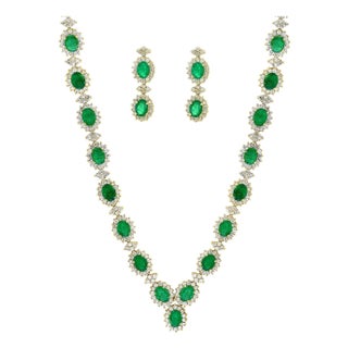 37 Ct Oval Shape Natural Emerald & 22 Carat Diamond Necklace & Earring Suite For Sale