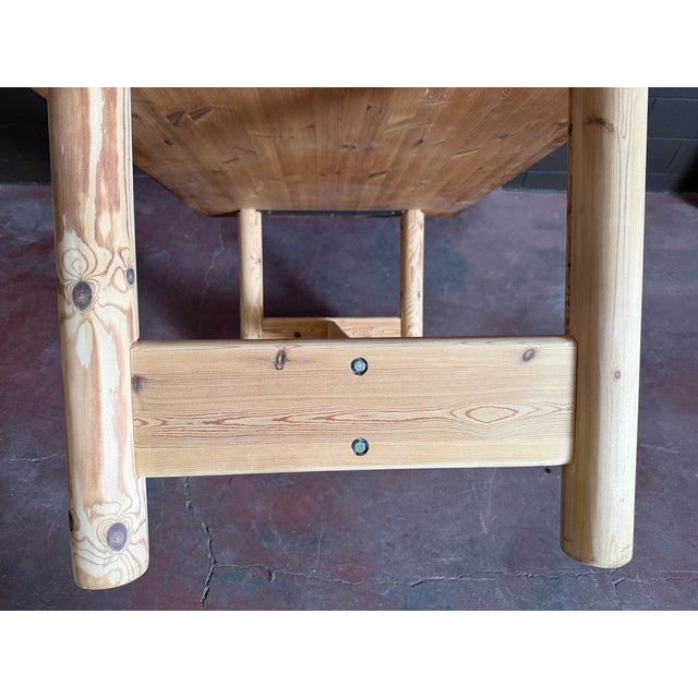 Pine Dining Table with Thick Top and Rounded Legs by Knud Friis & Elmar Moltke Nielsen for Friis & Moltke, 1960s For Sale - Image 10 of 11