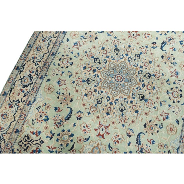 Hand-Knotted Oriental Rug in Silk For Sale - Image 5 of 13
