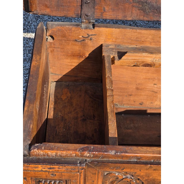 18th Century Rustic Trentino Chest in Carved Wood For Sale - Image 10 of 18