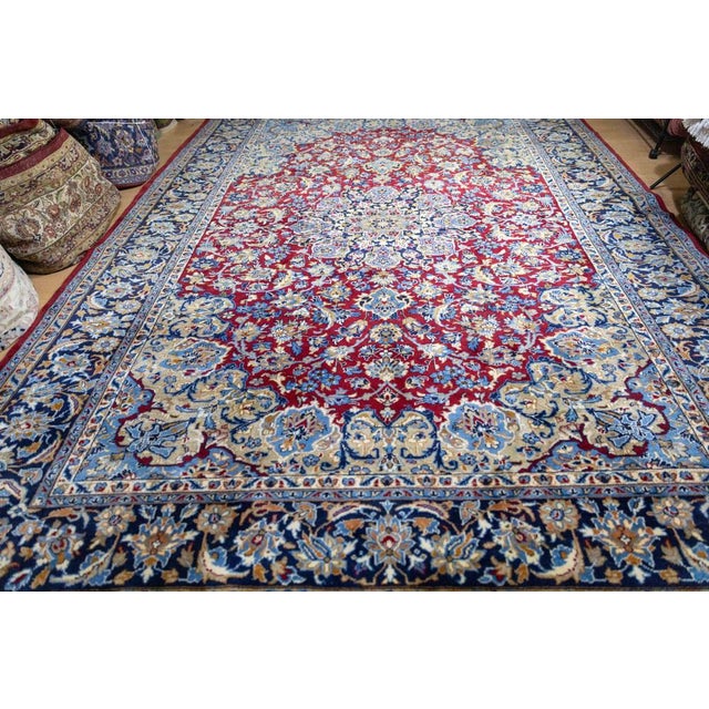 Middle Eastern Hand-Knotted Kashan Isfahan Najafabad Rug For Sale - Image 5 of 17