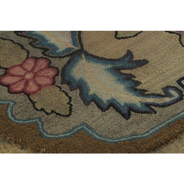 1920s Antique Hooked Rug With Floral Medallion & Scrollwork Design - Rug & Kilim For Sale - Image 5 of 7