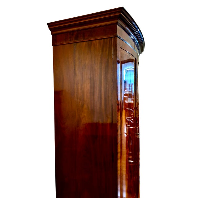 Early 20th Century Irish Flame Mahogany Bow Front Armoire in the Style of Robert Strahan & Co. For Sale - Image 4 of 13