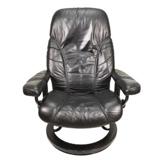 Ekornes Stressless Danish Black Leather Swivel Lounge Chair With Ottoman For Sale