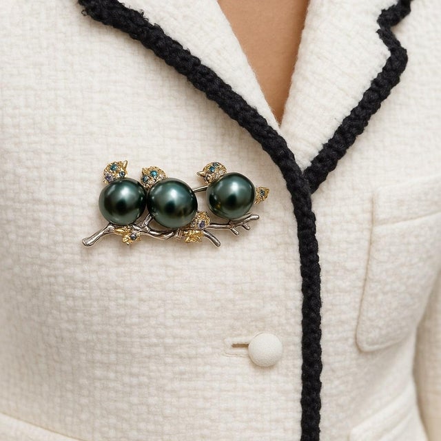 Bochic “Orient” Vintage Sapphire & Black Tahiti South Sea Pearl Brooch Set In 18K Gold & Silver Natural Sapphire 1 Carat...