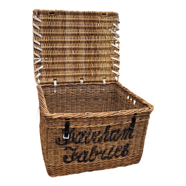 English Wicker Basket, 1920s For Sale