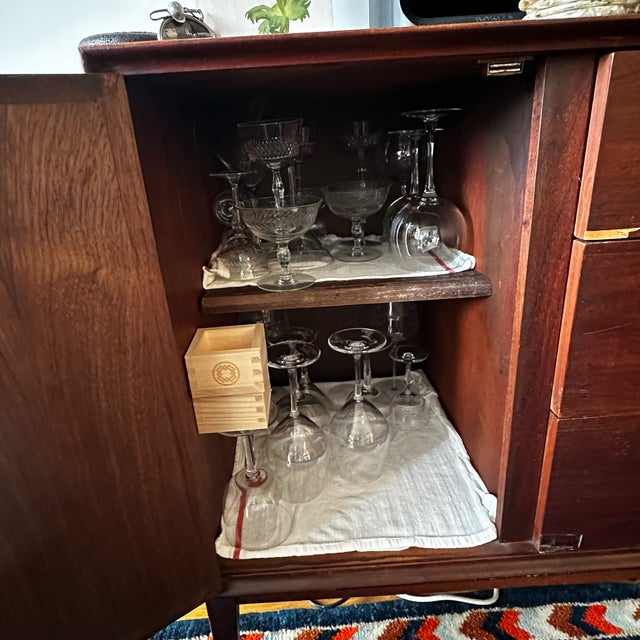 Vintage Dillingham MCM Sideboard For Sale - Image 13 of 16