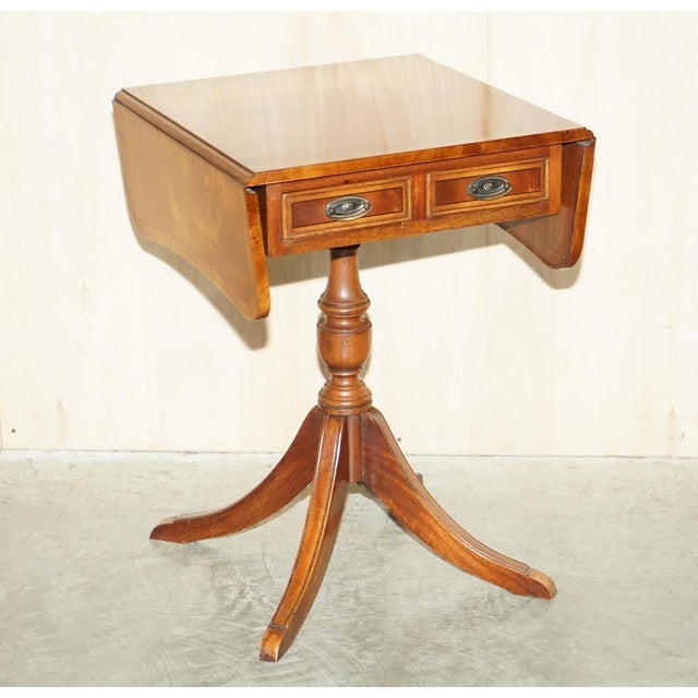 We are delighted to offer for sale this lovely flamed mahogany Bevan Funnell extending side table with two drawers. This...