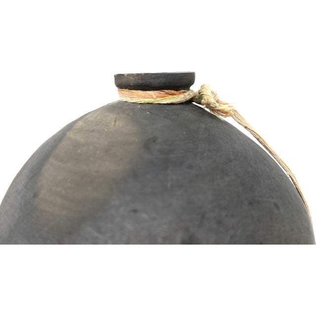 1950s Pair of Black Oaxacan Mezcal Jars From Mexico - 5" H X 5.5" Diam. For Sale - Image 10 of 11