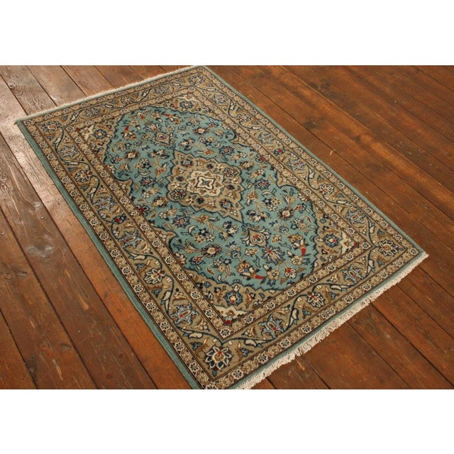 Textile Middle Eastern Rug in Wool For Sale - Image 7 of 11