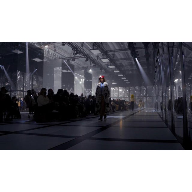 Distorting 300 Cm Vertical Mirror in Polished Stainless Steel by Julien Vidame For Sale - Image 6 of 9