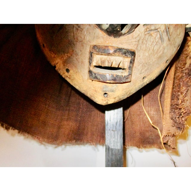 Burlap and Raffia Hair Pende African Mask For Sale In New York - Image 6 of 12