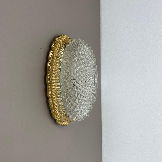 Metal Gold Tone Glass Wall Light attributed to Glashütte Limburg, 1970s For Sale - Image 7 of 17