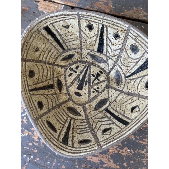 Ceramic Vintage Triangular Stoneware Bowl With Geometric Glaze Detailing, Circa 1970s For Sale - Image 7 of 14