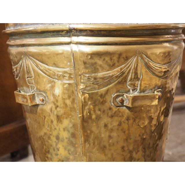 19th Century French Polished Brass Ceremonial Wine Harvest Hotte For Sale - Image 10 of 12
