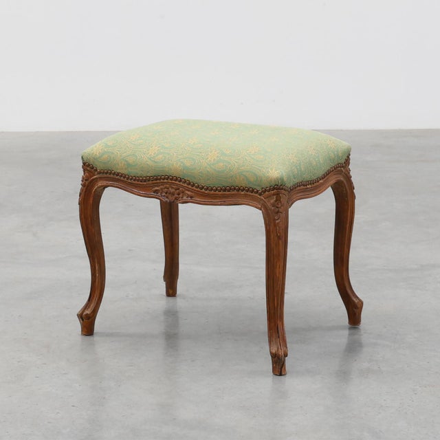 French Louis XV Stool with Carved Floral Apron and Original Damask Upholstery, 1890s For Sale - Image 11 of 11