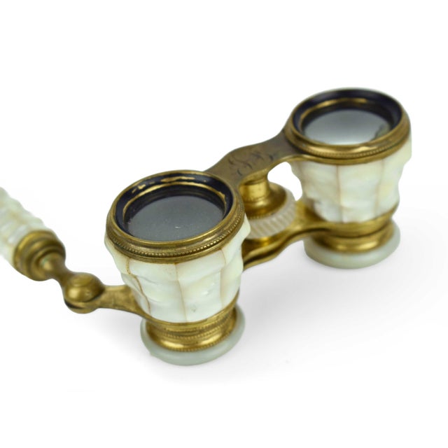 Antique 1900 'S French Mother of Pearl & Gilt Brass Colmont Paris Lorgnette Opera Glasses With Hamilton Lenses For Sale - Image 9 of 11