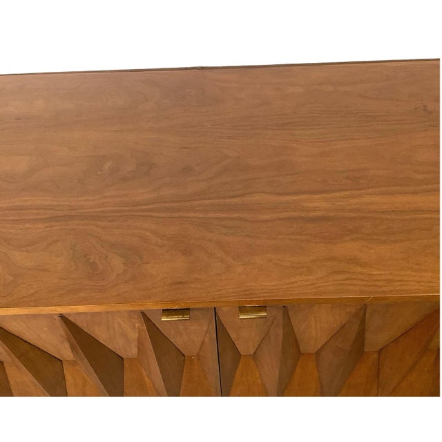 American of Martinsville Harlequin Diamond Front Triple Dresser, MCM For Sale In Philadelphia - Image 6 of 13