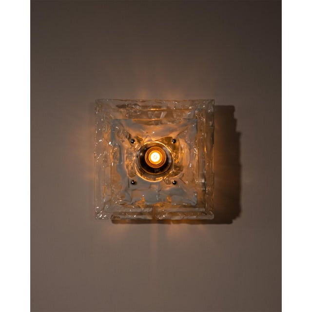 Murano Glass Applique – 1970s Italian Design Transparent and white Murano glass. Metal structure supporting three glass...