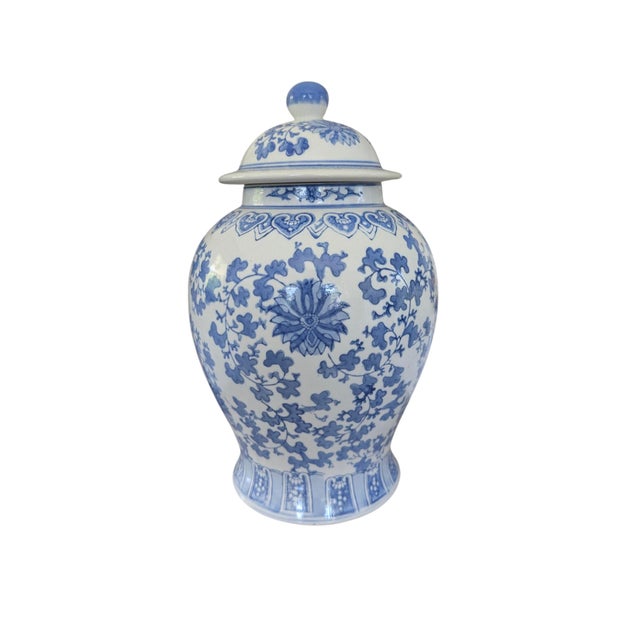 Vintage Chinoiserie Blue and White Ceramic Ginger Jar For Sale - Image 4 of 12