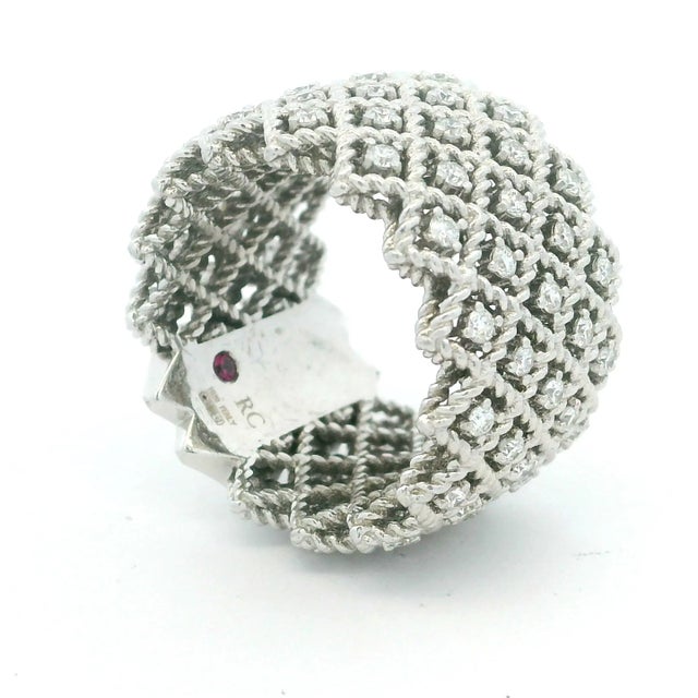 Roberto Coin 18k White Gold 1.40 Carat Diamond Wide Lattice Band Ring For Sale In Miami - Image 6 of 12