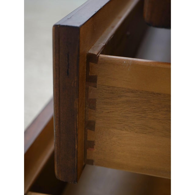 1980s Butler Mahogany 4 Drawer Decorator Chest W. Shell Front Drawers For Sale - Image 5 of 18