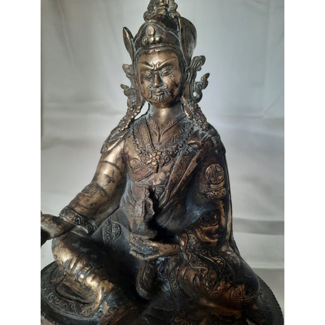 Traditional Vintage Sino-Tibetan Cast Bronze Guardian King or Deity Sculpture on Lotus Base For Sale - Image 3 of 10