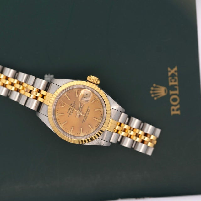 Mid 20th Century Rolex Datejust 69173 Vintage 2 Tone 26mm Fluted Jubilee Watch For Sale - Image 9 of 10