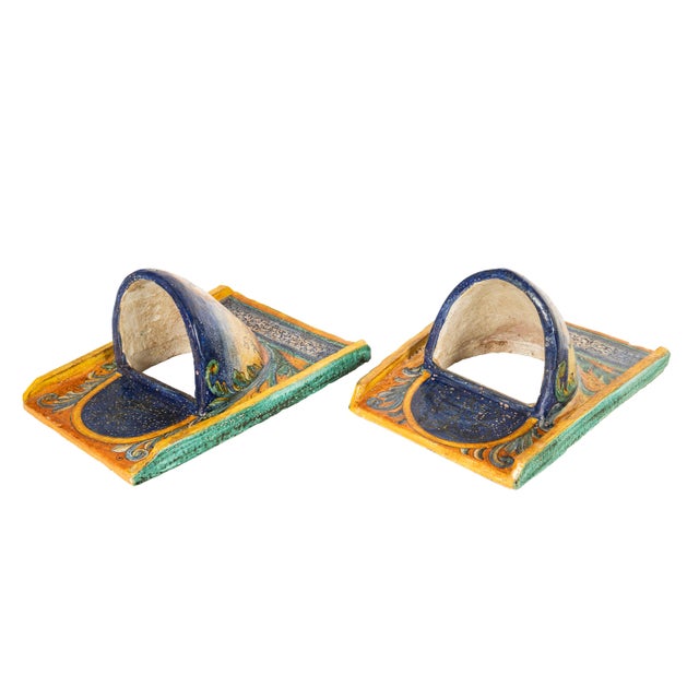 Antique Italian Umbria Maiolica Pottery Renaissance Pottery Wall Planters - Set of 2 For Sale - Image 11 of 11