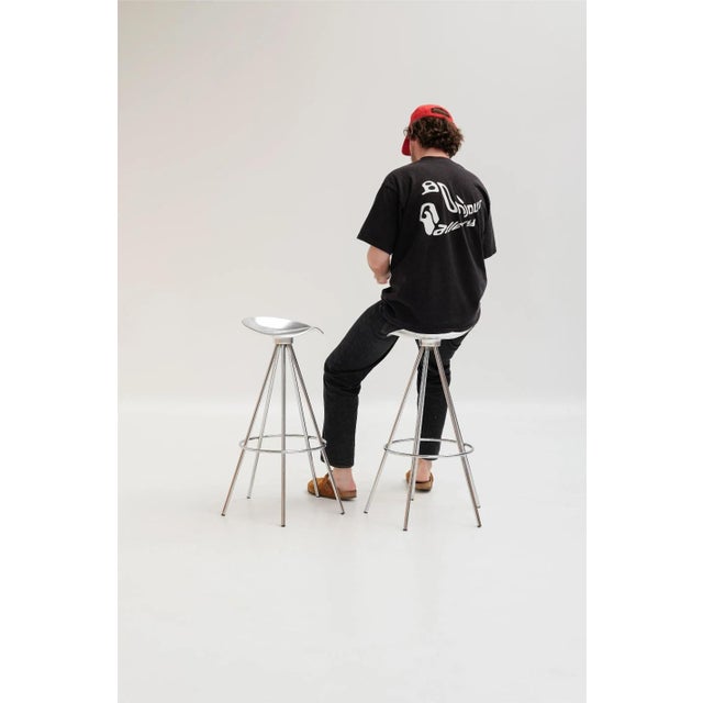 Jamaica stool designed by Pepe Cortés and produced by Amat. Metal frame with swivel seat. Five-star chromed steel frame,...