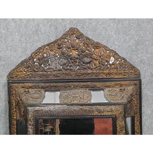 Napoleon III Beaded Mirror in Embossed Copper, in Good conditions. Designed before 1890