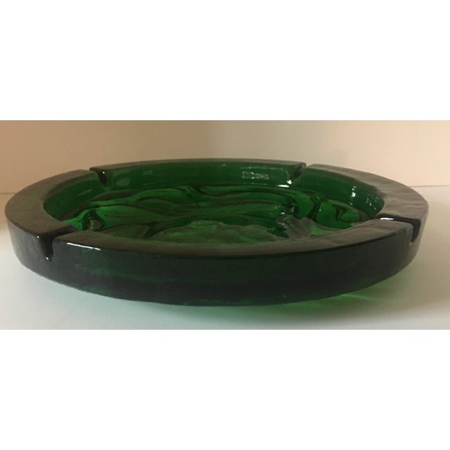 1960s Mid-Century Modern Emerald Green Blenko Glass Ashtray For Sale - Image 5 of 6