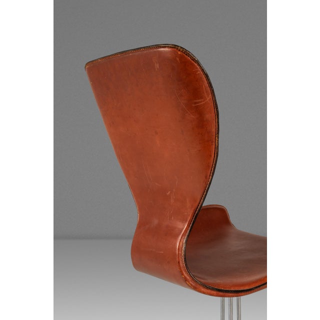 Pair of Patinaed K2 Office Chairs by Kirsten Jones & Adam Bottomley for Koi After Arne Jacbonsen Series 7 Chair, Uk & Italy, C. 2000s For Sale - Image 17 of 18