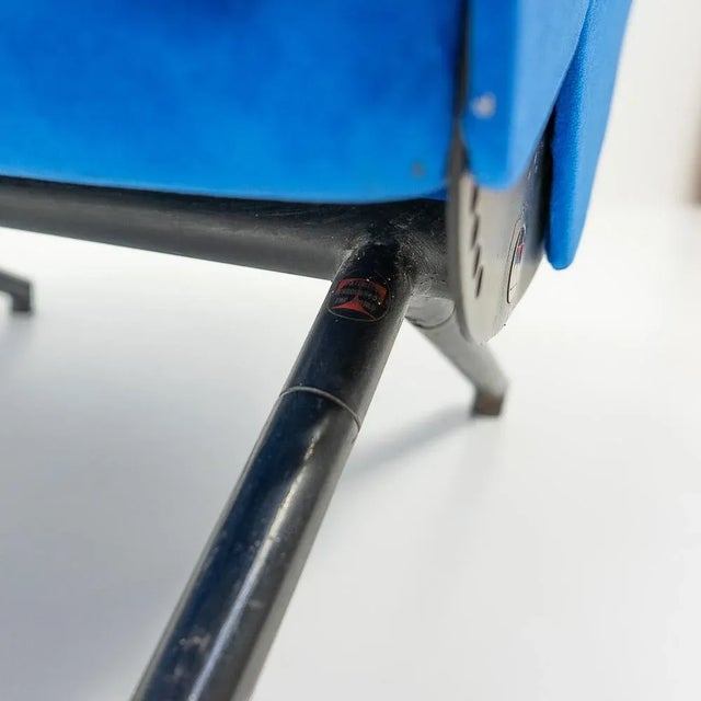 P40 Lounge Chair by Osvaldo Borsani for Tecno, 1960s For Sale - Image 11 of 12