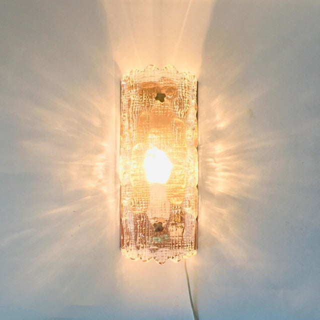 1970s Mid-Century Modern Scandinavian Glass and Brass Wall Sconce attributed to Carl Fagerlund for Orrefors, Sweden, 1960s For Sale - Image 5 of 8