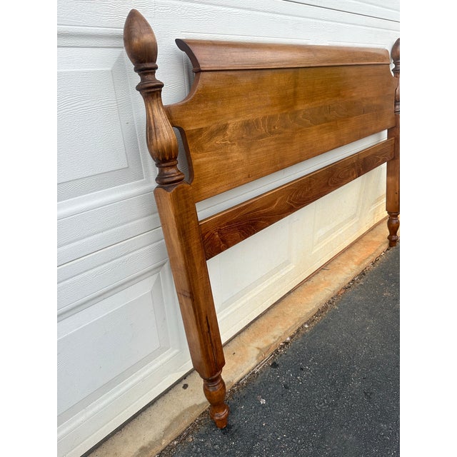 Brown Vintage Colonial Revival Poster Bed in the Style of Ethan Allen – Queen/Full For Sale - Image 8 of 12