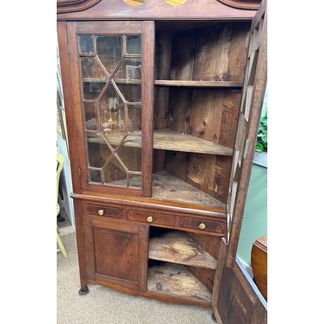 Brown Early 20th Century Bench Made Inlaid Mahogany Federal Style 2 Piece Corner Cupboard For Sale - Image 8 of 14